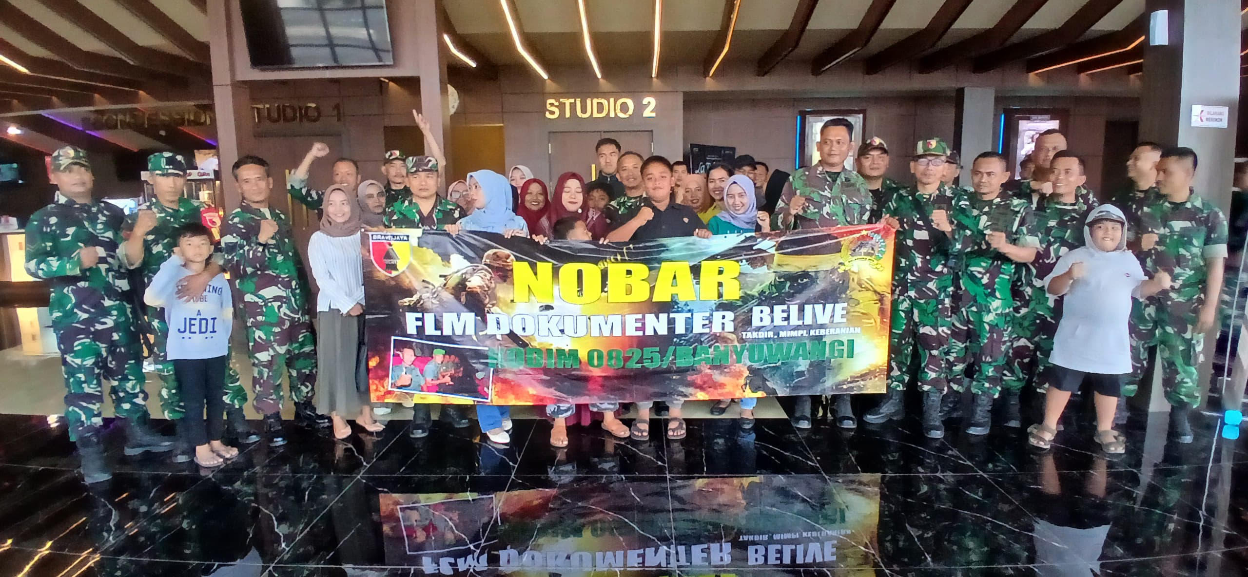 Koramil 0825-08/Srono Produktif Nobar Film Dokumenter “BELIEVE” Takdir Mimpi Keberanian