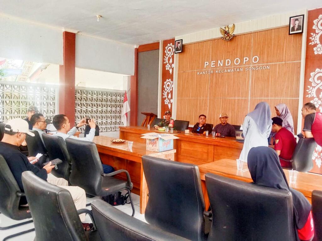 Babinsa Koramil Songgon Jadi Garda Depan, Pastikan HUT RI Ke-81 Meriah Tanpa Celah