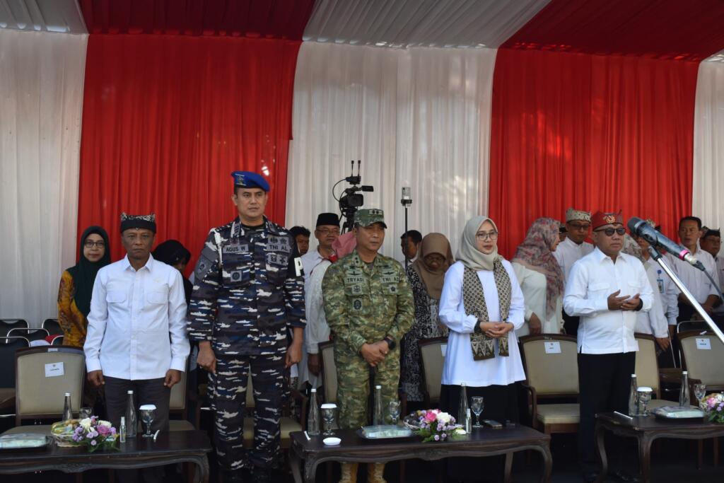 Karnaval Kebangsaan Banyuwangi 2026 Meriah, Dandim 0825 Tekankan Semangat Persatuan