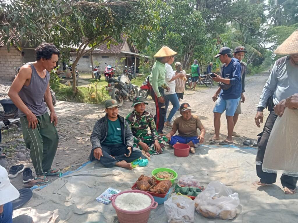 Kenduri Jadi Penanda, Babinsa Barurejo Hadir dalam Persiapan Sumur Bor untuk Petani