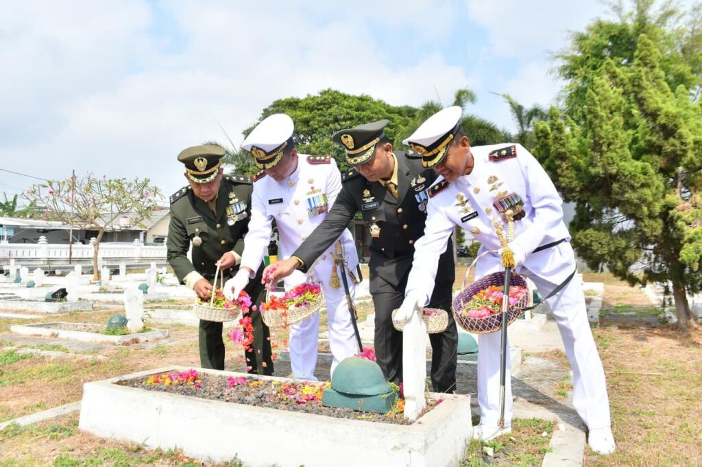 Ziarah Nasional HUT ke-81 TNI di Banyuwangi, Khidmat Kenang Jasa Para Pahlawan